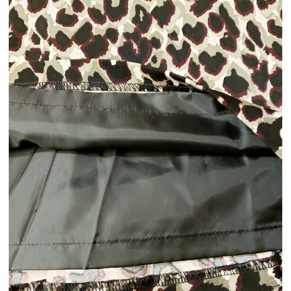 Ann Taylor Petite Leopard Print Skirt - Picture 7 of 8